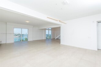 1701 Sunset Harbour Dr, Unit PH702 in Miami Beach, FL - Foto de edificio - Building Photo