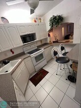 8280 Sunrise Lakes Blvd-Unit -302 in Sunrise, FL - Building Photo - Building Photo