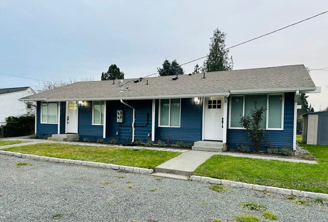2403 116th St SE in Everett, WA - Building Photo