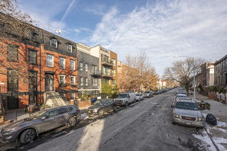 25 Van Buren St in Brooklyn, NY - Building Photo - Building Photo