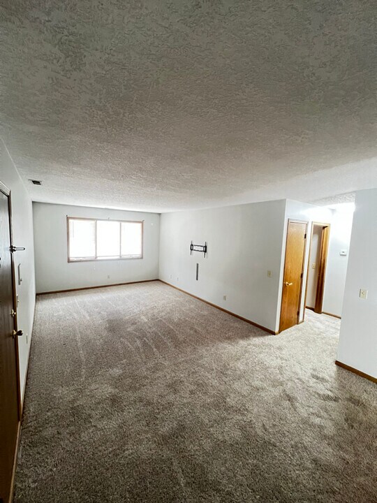 703 11th Avenue B Ct in Silvis, IL - Building Photo