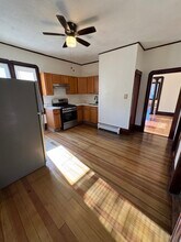 87 Shawmut St, Unit Apartment #3 in Fall River, MA - Foto de edificio - Building Photo