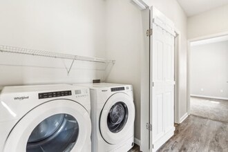 Washington Village Apartments in Greenfield, IN - Foto de edificio - Building Photo