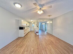 254 Winter Ridge Blvd, Unit 41 in Winter Haven, FL - Building Photo - Building Photo