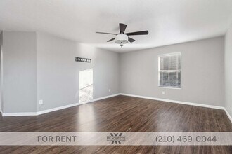 203 Shadbush St in San Antonio, TX - Building Photo - Building Photo