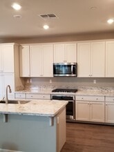 51 Baird Cir in Brentwood, CA - Building Photo - Building Photo