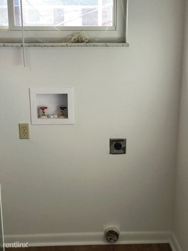 737 10th Ave in Huntington, WV - Building Photo - Building Photo