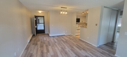 5770 E Warren Ave, Unit #C-114 in Denver, CO - Building Photo - Building Photo