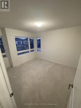 69 Gemini Dr in Barrie, ON - Building Photo - Building Photo