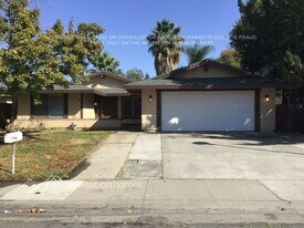14 Yerba Ct in Sacramento, CA - Building Photo