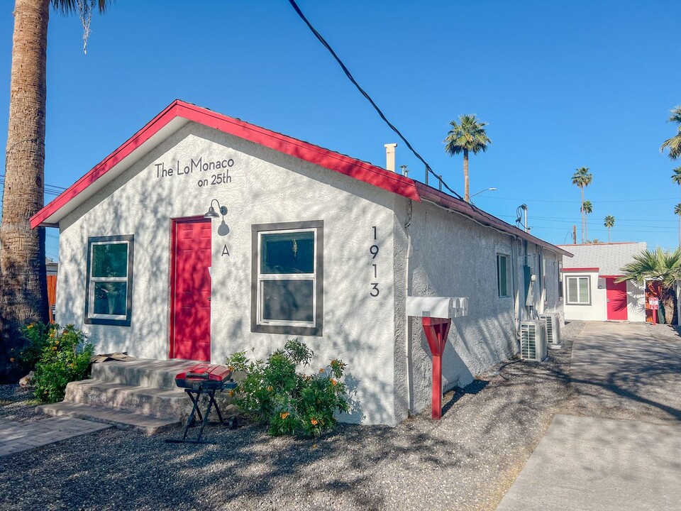 1913 North 25th Pl in Phoenix, AZ - Building Photo