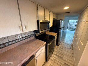 625 N Halifax Ave in Daytona Beach, FL - Building Photo - Building Photo