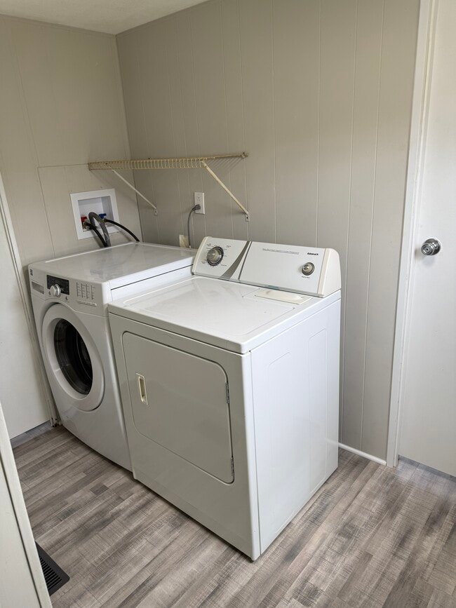 8250 Stone Rd in Prattsburgh, NY - Building Photo - Building Photo