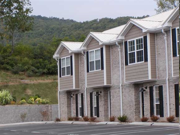 Blackberry Creek Apartments in Soddy Daisy, TN - Foto de edificio - Building Photo