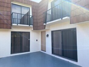 3301 Spanish Wells Dr, Unit D in Delray Beach, FL - Foto de edificio - Building Photo