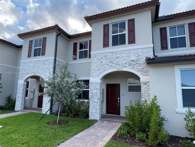 12212 NW 23rd Path in Miami Shores, FL - Building Photo - Building Photo