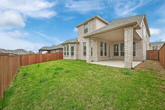 3729 Paradise Way in Sherman, TX - Foto de edificio - Building Photo