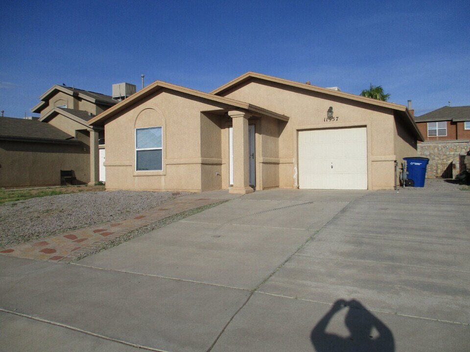 11957 Mesquite Rock Dr in El Paso, TX - Building Photo