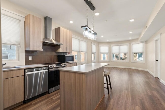 701 E 2nd St, Unit 1