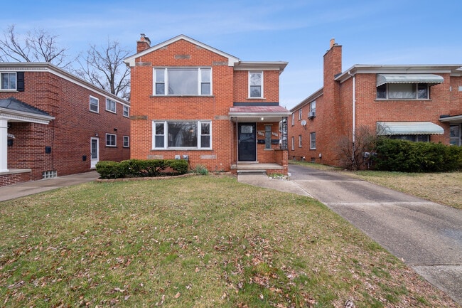 204 Catalpa Dr, Unit 204 in Royal Oak, MI - Foto de edificio - Building Photo