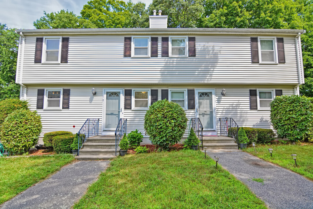 11 Garden Rd in Natick, MA - Building Photo