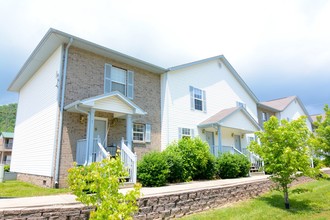 Townhomes & Flats at MSU in Morehead, KY - Foto de edificio - Building Photo