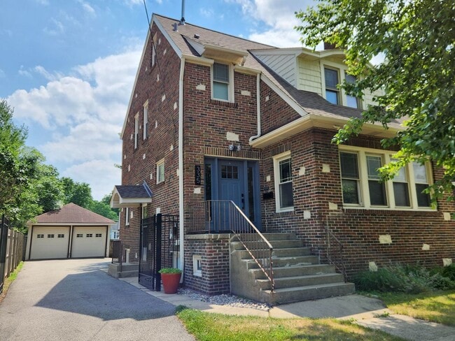property at 335 W Palatine Rd