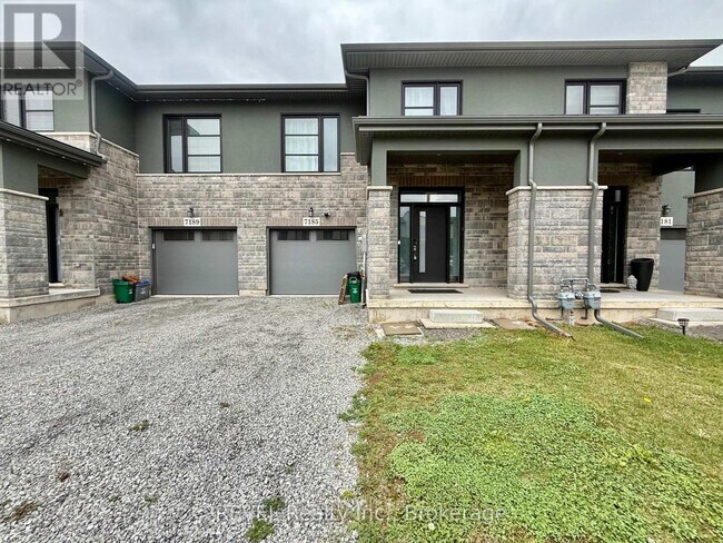7185 Parsa St in Niagara Falls, ON - Building Photo - Building Photo