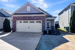 1018 Hemlock Dr in Spring Hill, TN - Building Photo