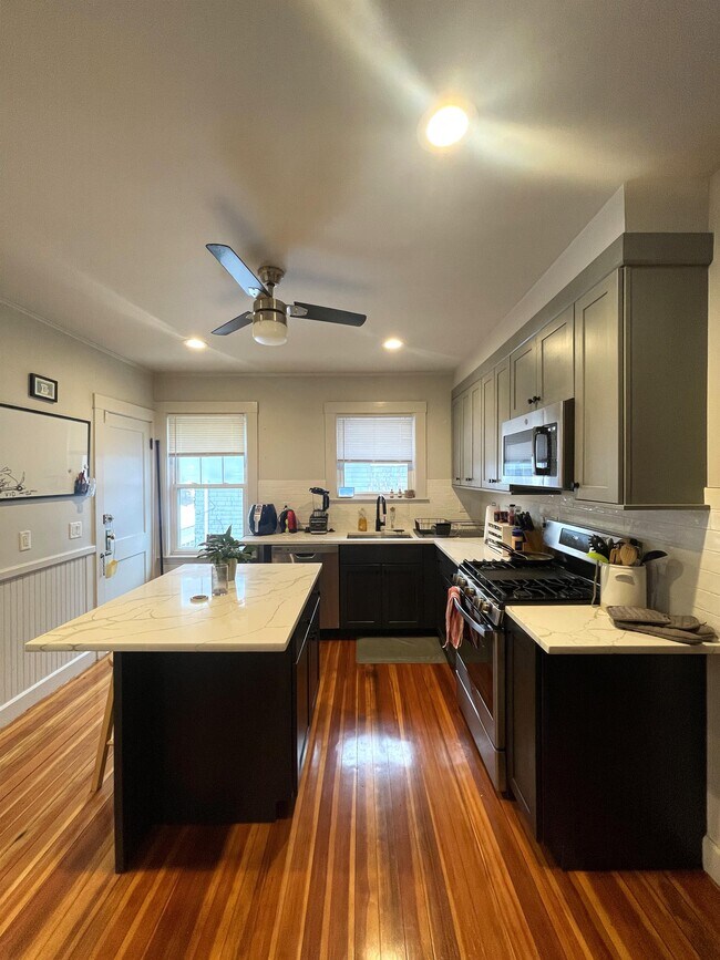 16 Halifax St in Boston, MA - Building Photo - Building Photo