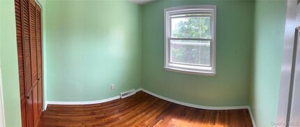 20-26 Plainview Ave in Queens, NY - Building Photo - Building Photo