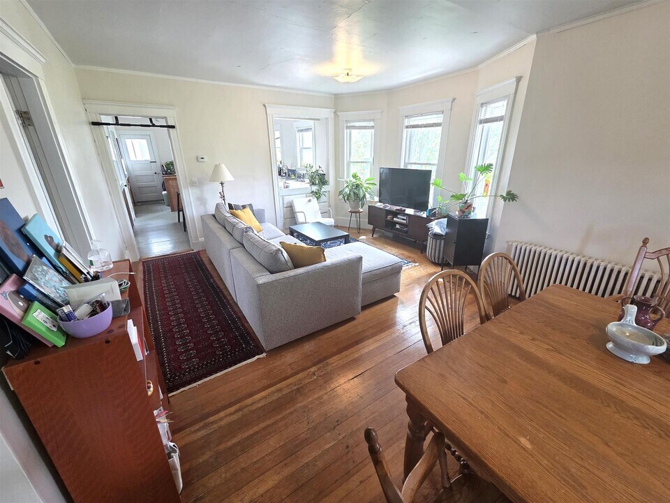 72 Lexington Ave, Unit 3 in Somerville, MA - Foto de edificio