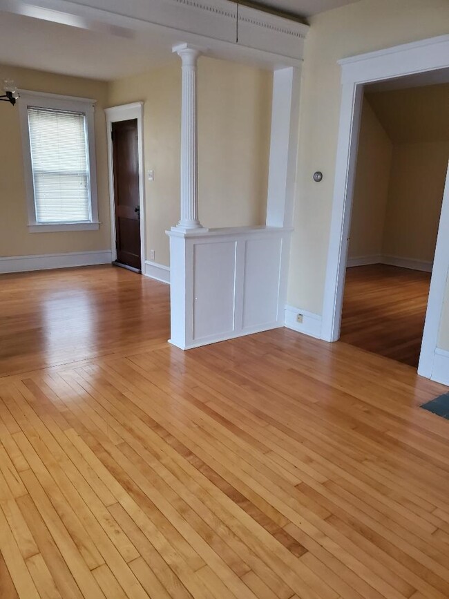 362 Pearce St, Unit 3 in Fall River, MA - Foto de edificio - Building Photo