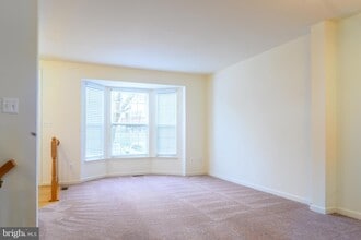 3842 Koval Ln in Woodbridge, VA - Building Photo - Building Photo