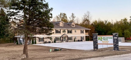 1215 Corporate Dr in Adrian, MI - Building Photo - Building Photo