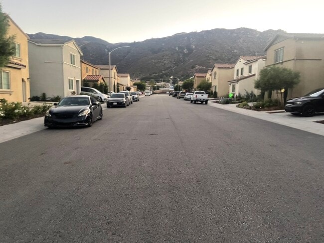 32846 Crown Point Ln in Lake Elsinore, CA - Foto de edificio - Building Photo