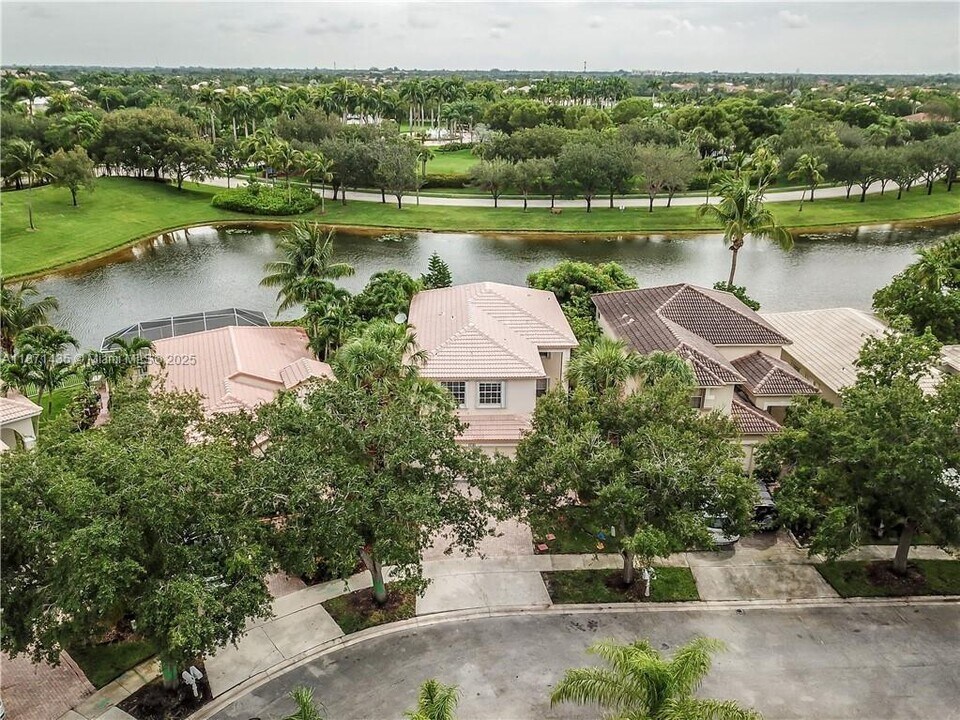 17165 NW 13th St in Pembroke Pines, FL - Building Photo