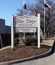 Blue Ridge Manor Apartments in Vinton, VA - Building Photo - Building Photo