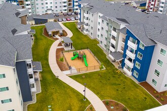 Copper Way Apartments in Spanaway, WA - Foto de edificio - Building Photo