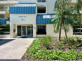 7862 Sailboat Key Blvd S in South Pasadena, FL - Building Photo
