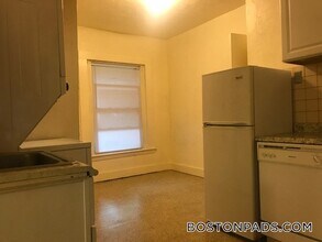 8 Adella Pl in Boston, MA - Building Photo - Building Photo