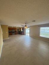 2102 Stoneview Rd in Odessa, FL - Building Photo - Building Photo