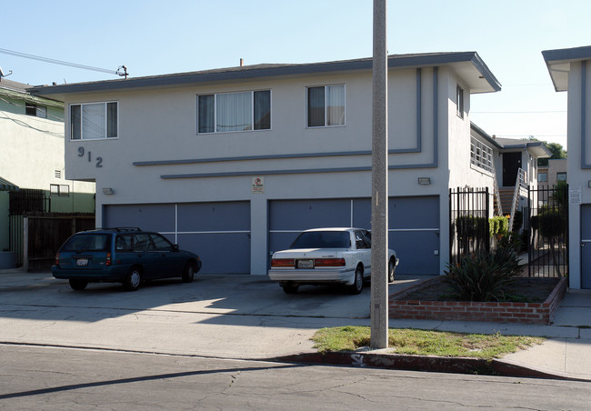 912 N Inglewood Ave in Inglewood, CA - Building Photo - Building Photo