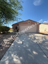 8397 W Benidorm Loop in Tucson, AZ - Building Photo