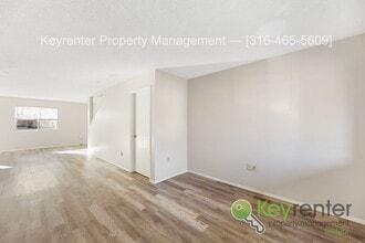 1323 W Nottingham Cir in Wichita, KS - Building Photo - Building Photo