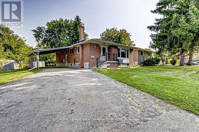 35 Aurora Heights Dr in Aurora, ON - Building Photo - Building Photo