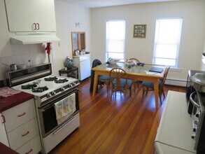 30 Prichard Ave in Somerville, MA - Foto de edificio - Building Photo