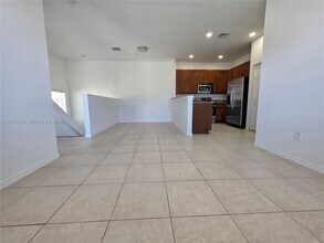 9070 Preston Pl in Tamarac, FL - Building Photo - Building Photo