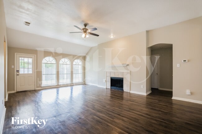 15722 E Astern Dr in Crosby, TX - Building Photo - Building Photo