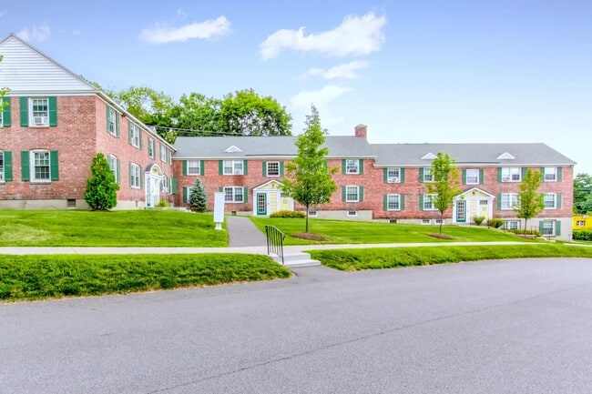 Schuyler Place in Menands, NY - Building Photo - Building Photo